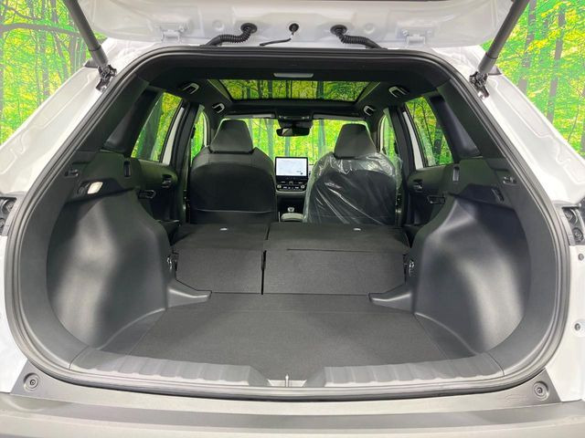 ���i�̂���������ʋ΁A���}���ɏ\���ȉ׎��X�y�[�X���m�ۂ��Ă���܂��B�Z�J���h�V�[�g��|���ƁA�傫�ȉו��̐ύڂ��\�ł���