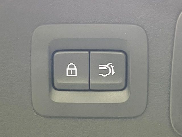 �y�p���[�o�b�N�h�A�z�X�}�[�g�L�[��^�]�Ȃ̃{�^�������������Ń��A�Q�[�g�������ŊJ���܂�!�ו��������Ă��鎞��A�����ʒu�ɂ���o�b�N�h�A��߂�ۂɕ֗��ȋ@�\�ł���