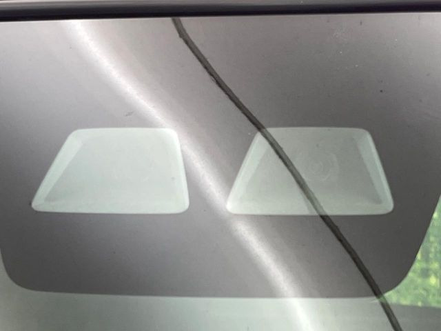 �y�X�}�[�g�A�V�X�g�z���s���ɑO���̎ԗ�����F�����A�Փ˂������Ȏ��͌x��ƃu���[�L�ŏՓˉ���Ɣ�Q�y�����A�V�X�g�B�����S�Ƀh���C�u�����y���݂��������܂��B