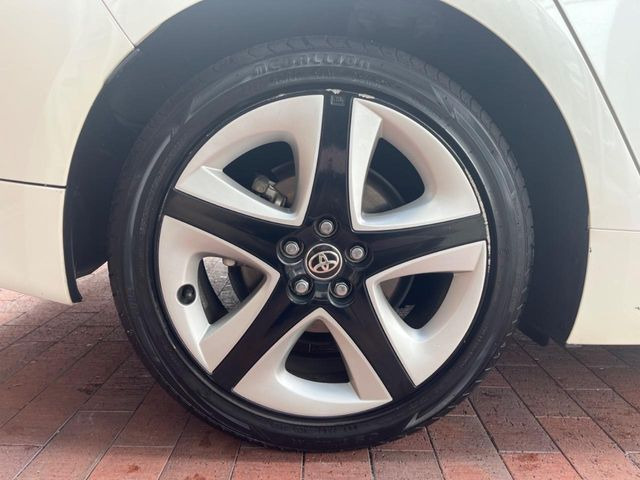 �y����17�C���`�A���~�z�C�[���z�O�ςɃ}�b�`���������A���~�z�C�[���𑕒����Ă���܂��B�e��ЊO�A���~�z�C�[����A�X�^�b�h���X�^�C�����戵�����Ă���܂��B���񂲑��k����������