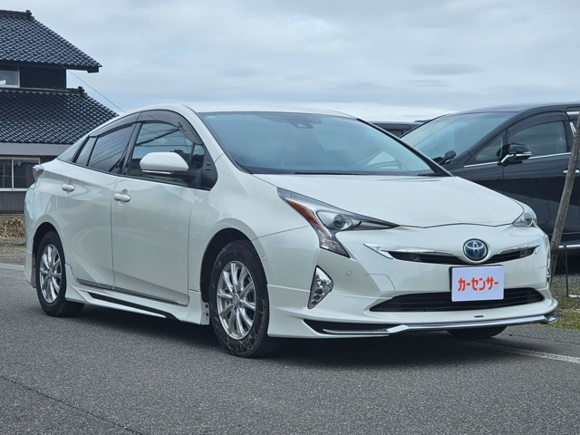 プリウス1.8 A プレミアム ツーリングセレクション E-Four 4WD