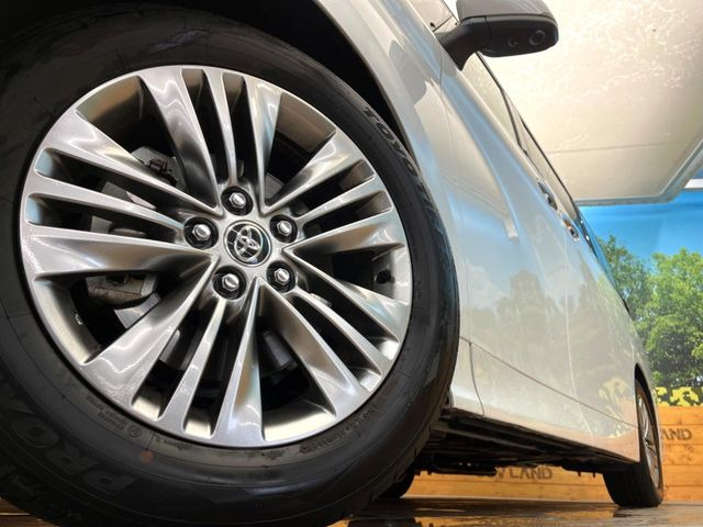 �y����18�C���`�A���~�z�C�[���z�O�ςɃ}�b�`���������A���~�z�C�[���𑕒����Ă���܂��B�e��ЊO�A���~�z�C�[����A�X�^�b�h���X�^�C�����戵�����Ă���܂��B���񂲑��k����������