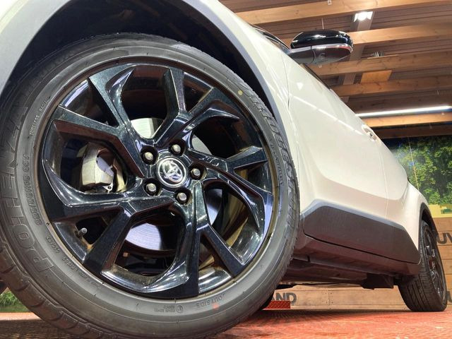 �y�����A���~�z�C�[���z�O�ςɃ}�b�`���������A���~�z�C�[���𑕒����Ă���܂��B�e��ЊO�A���~�z�C�[����A�X�^�b�h���X�^�C�����戵�����Ă���܂��B���񂲑��k����������