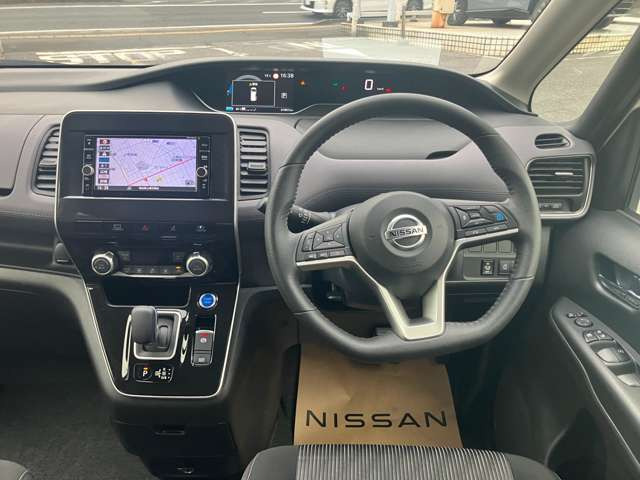 セレナ1.2 e-POWER ハイウェイスターV