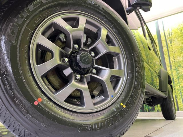 �y����15�C���`�A���~�z�C�[���z�O�ςɃ}�b�`���������A���~�z�C�[���𑕒����Ă���܂��B�e��ЊO�A���~�z�C�[����A�X�^�b�h���X�^�C�����戵�����Ă���܂��B���񂲑��k����������