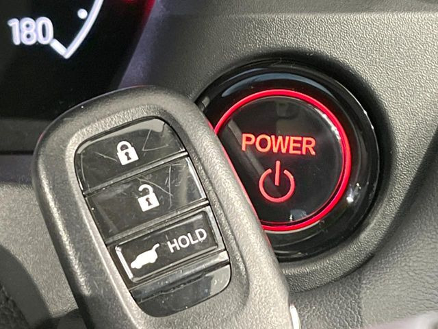 �yHonda�X�}�[�g�L�[�z�J�o����|�P�b�g�ɓ��ꂽ�܂܂ł��h�A�̎{���E�������\�ȃX�}�[�g�L�[�𑕔��B�G���W���̃I���E�I�t�����J�M�����o���K�v����������Ƃ��Ă��֗��ł���