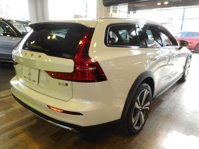 V60クロスカントリーウルトラ B5 AWD 4WD