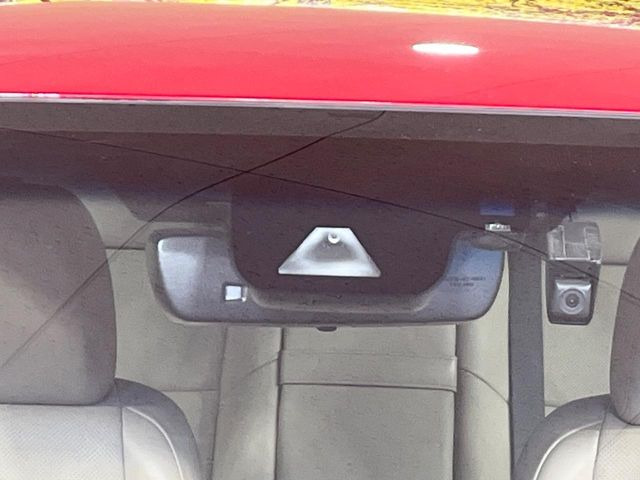 �y�Z�[�t�e�B�V�X�e���v���X�z���s���ɑO���̎ԗ�����F�����A�Փ˂������Ȏ��͌x��ƃu���[�L�ŏՓˉ���Ɣ�Q�y�����A�V�X�g�B�����S�Ƀh���C�u�����y���݂��������܂��B