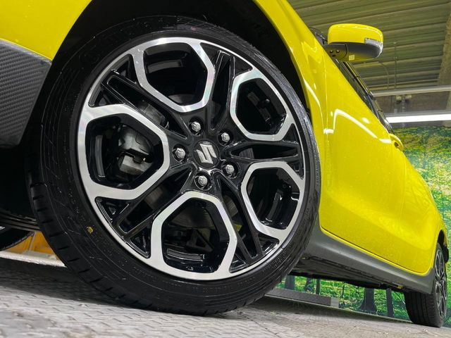 �y����17�C���`�A���~�z�C�[���z�O�ςɃ}�b�`���������A���~�z�C�[���𑕒����Ă���܂��B�e��ЊO�A���~�z�C�[����A�X�^�b�h���X�^�C�����戵�����Ă���܂��B���񂲑��k����������