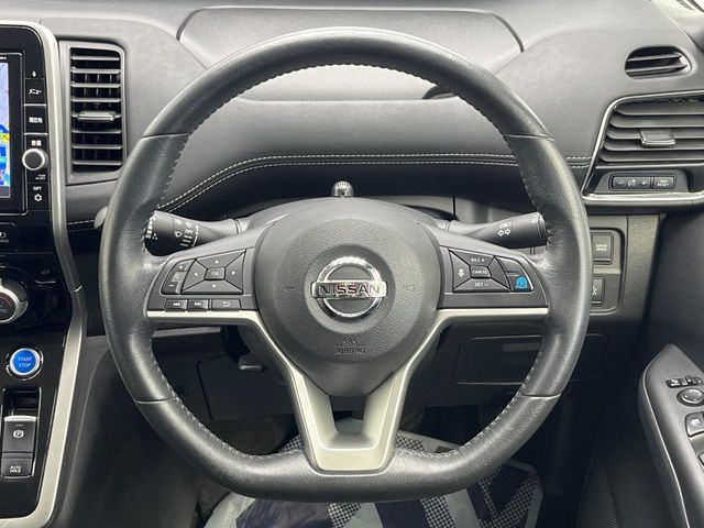 �y�����v�����X�e�A�����O�z�㎿�Ȋv���g�p���邱�ƂŁA��ɂ����������݂ƂĂ��^�]���₷���n���h���ł���