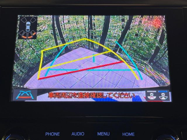 【バックカメラ】駐車時に後方がリアルタイム映像で確認できます。大型商業施設や立体駐車場での駐車時や、夜間のバック時に大活躍!運転スキルに関わらず、今や必須となった装備のひとつです!