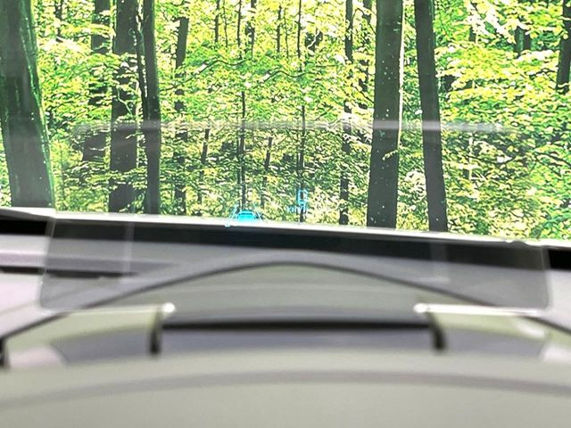 �y�w�b�h�A�b�v�f�B�X�v���C�z���݂̑��x�⑖�s�����f�W�^���\���ŉ^�]�ȑO���̃K���X�ɓ��e!�^�]���A�ڐ������炳���K�v�ȏ����m�F�ł���̂łƂ��Ă��֗��ň��S!