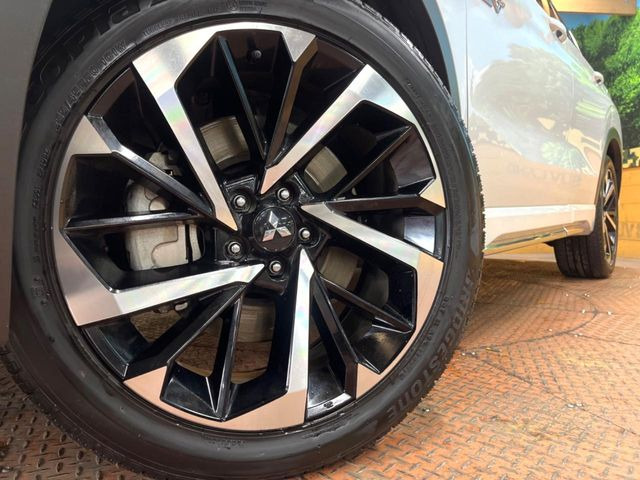 �y����20�C���`�A���~�z�C�[���z�O�ςɃ}�b�`���������A���~�z�C�[���𑕒����Ă���܂��B�e��ЊO�A���~�z�C�[����A�X�^�b�h���X�^�C�����戵�����Ă���܂��B���񂲑��k����������