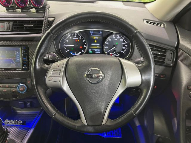 �y�����v�����X�e�A�����O�z�㎿�Ȋv���g�p���邱�ƂŁA��ɂ����������݂ƂĂ��^�]���₷���n���h���ł���