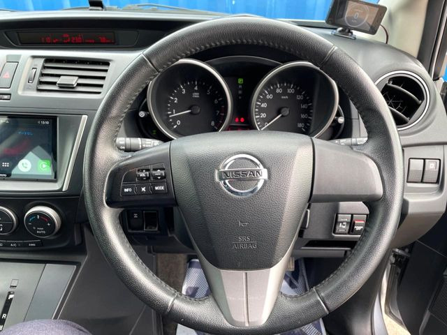 �y�����v�����X�e�A�����O�z�㎿�Ȋv���g�p���邱�ƂŁA��ɂ����������݂ƂĂ��^�]���₷���n���h���ł���