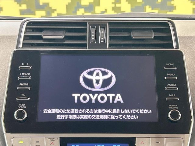 【9インチ ディスプレイオーディオ】大画面ディスプレイへお持ちのスマートフォンと連携して、ナビやbluetoothでの音楽再生が可能です♪デザインはもちろん操作性も良好!別途ナビ機能の取付可能です♪