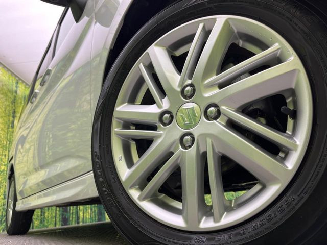 �y����15�C���`�A���~�z�C�[���z�O�ςɃ}�b�`���������A���~�z�C�[���𑕒����Ă���܂��B�e��ЊO�A���~�z�C�[����A�X�^�b�h���X�^�C�����戵�����Ă���܂��B���񂲑��k����������