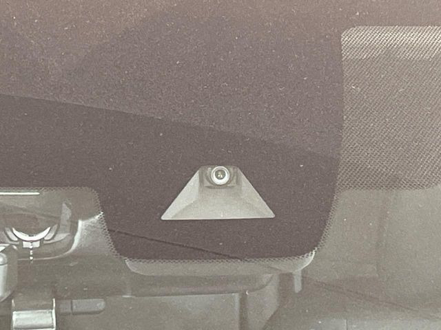 �y�C���e���W�F���g�G�}�[�W�F���V�[�u���[�L�z�t�����g�J�����őO���̎ԗ�����s�҂����m�B�Փ˂������Ȏ��͏Փ˔�Q�y���u���[�L���쓮�A�Փˉ�����T�|�[�g�B�����S�Ƀh���C�u�����y���݂��������܂��B