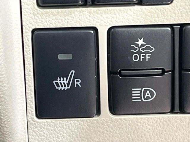 【シートヒーター】寒い日に重宝するシートヒーター!エアコンより早く温まってくれるので寒がりの人も安心ですね♪エアコンの温風は乾燥するから苦手、という方にもをおすすめです。