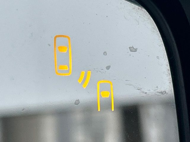 �y�����r�[�N���f�B�e�B�N�V�����z���s���A�h�A�~���[�̎��p�ɂȂ�₷���ӏ��Ɍ㑱�Ԃ��ڋ߂���ƃT�C�h�~���[�t�߂Ɍx����\���A�h���C�o�[�ɒ��ӊ��N�ƁA����̍ۂ̓n���h��������A�V�X�g�����܂��B