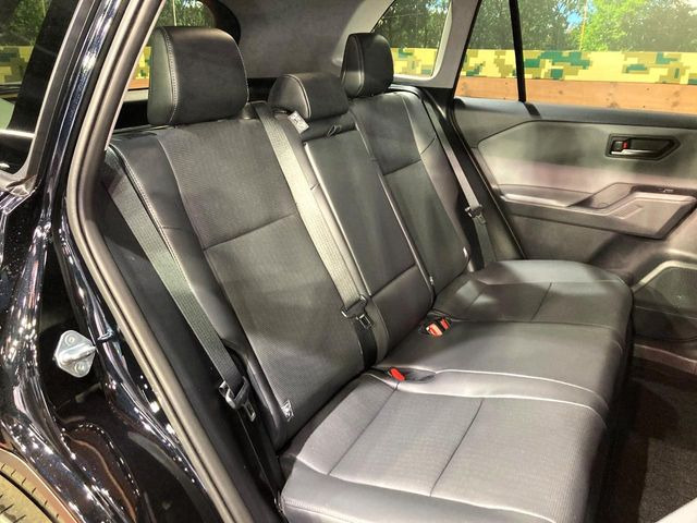 ���i���ȃI���W�i���t���A�}�b�g���I�v�V�����ɂĂ��p�ӂ��Ă���܂��B���D���ȃf�U�C����J���[�����Ԃɍ��킹�đI��ł����������Ƃ��ł��܂���