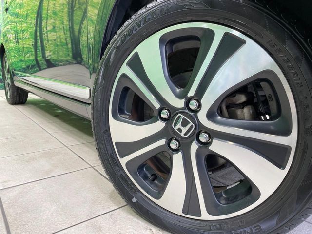 �y����15�C���`�A���~�z�C�[���z�O�ςɃ}�b�`���������A���~�z�C�[���𑕒����Ă���܂��B�e��ЊO�A���~�z�C�[����A�X�^�b�h���X�^�C�����戵�����Ă���܂��B���񂲑��k����������