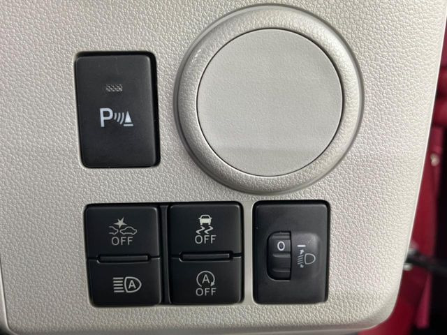 �y�X�}�[�g�A�V�X�g�z���s���ɑO���̎ԗ�����F�����A�Փ˂������Ȏ��͌x��ƃu���[�L�ŏՓˉ���Ɣ�Q�y�����A�V�X�g�B�����S�Ƀh���C�u�����y���݂��������܂��B