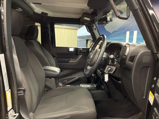 ���V�[�g�̎g�p��:�j��E�ւ�������Ȃ��A�����̒ʂ肫�ꂢ�ȏ�Ԃ��ێ����Ă���܂��B�܂��A�����N���[�j���O�E�R�[�e�B���O�����p�����������܂��B