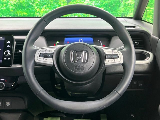 �y�����v�����X�e�A�����O�z�㎿�Ȋv���g�p���邱�ƂŁA��ɂ����������݂ƂĂ��^�]���₷���n���h���ł���