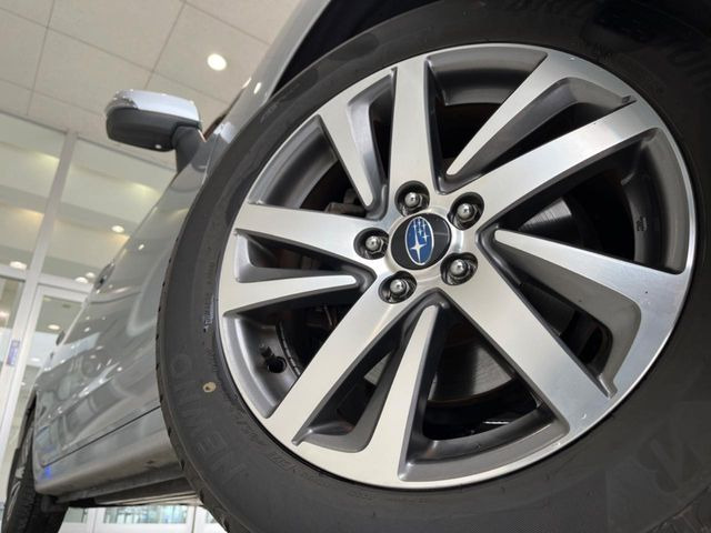 �y����16�C���`�A���~�z�C�[���z�O�ςɃ}�b�`���������A���~�z�C�[���𑕒����Ă���܂��B�e��ЊO�A���~�z�C�[����A�X�^�b�h���X�^�C�����戵�����Ă���܂��B���񂲑��k����������