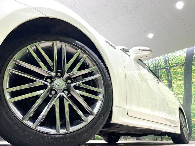 �y����18�C���`�A���~�z�C�[���z�O�ςɃ}�b�`���������A���~�z�C�[���𑕒����Ă���܂��B�e��ЊO�A���~�z�C�[����A�X�^�b�h���X�^�C�����戵�����Ă���܂��B���񂲑��k����������