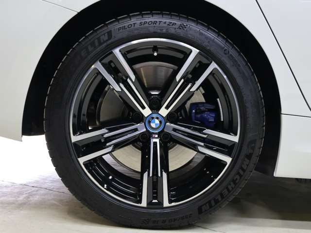 3シリーズセダン330e Mスポーツ