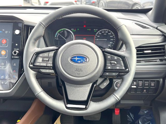 �y�����v�����X�e�A�����O�z�㎿�Ȋv���g�p���邱�ƂŁA��ɂ����������݂ƂĂ��^�]���₷���n���h���ł���