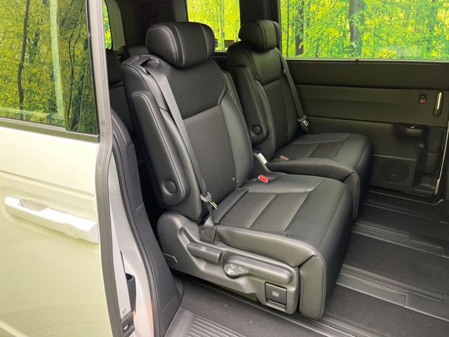 ���i���ȃI���W�i���t���A�}�b�g���I�v�V�����ɂĂ��p�ӂ��Ă���܂��B���D���ȃf�U�C����J���[�����Ԃɍ��킹�đI��ł����������Ƃ��ł��܂���