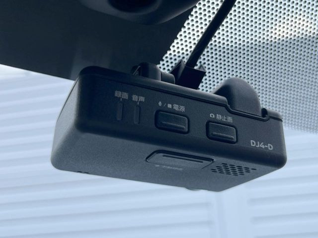 �y�h���C�u���R�[�_�[�z�h���C�u���R�[�_�[����!���s���͂������A������^�]�⎖�̂ɑ��������ہA�f���ŋL�^���A����̃��X�N�ɔ����܂��B���L�^�pSD�J�[�h�͂��q�l�����g�ł��������������K�v������܂��B