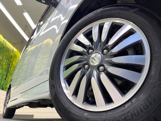 �y����14�C���`�A���~�z�C�[���z�O�ςɃ}�b�`���������A���~�z�C�[���𑕒����Ă���܂��B�e��ЊO�A���~�z�C�[����A�X�^�b�h���X�^�C�����戵�����Ă���܂��B���񂲑��k����������