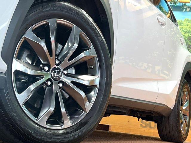 �y����18�C���`�A���~�z�C�[���z�O�ςɃ}�b�`���������A���~�z�C�[���𑕒����Ă���܂��B�e��ЊO�A���~�z�C�[����A�X�^�b�h���X�^�C�����戵�����Ă���܂��B���񂲑��k����������