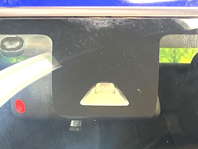 �y�X�}�[�g�A�V�X�g2�z���s���ɑO���̎ԗ�����F�����A�Փ˂������Ȏ��͌x��ƃu���[�L�ŏՓˉ���Ɣ�Q�y�����A�V�X�g�B�����S�Ƀh���C�u�����y���݂��������܂��B