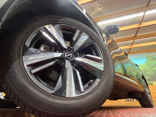 �y����19�C���`�A���~�z�C�[���z�O�ςɃ}�b�`���������A���~�z�C�[���𑕒����Ă���܂��B�e��ЊO�A���~�z�C�[����A�X�^�b�h���X�^�C�����戵�����Ă���܂��B���񂲑��k����������