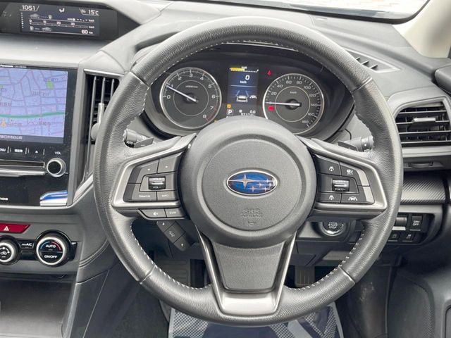 �y�����v�����X�e�A�����O�z�㎿�Ȋv���g�p���邱�ƂŁA��ɂ����������݂ƂĂ��^�]���₷���n���h���ł���