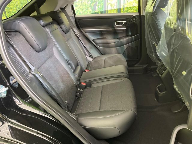 ���i���ȃI���W�i���t���A�}�b�g���I�v�V�����ɂĂ��p�ӂ��Ă���܂��B���D���ȃf�U�C����J���[�����Ԃɍ��킹�đI��ł����������Ƃ��ł��܂���