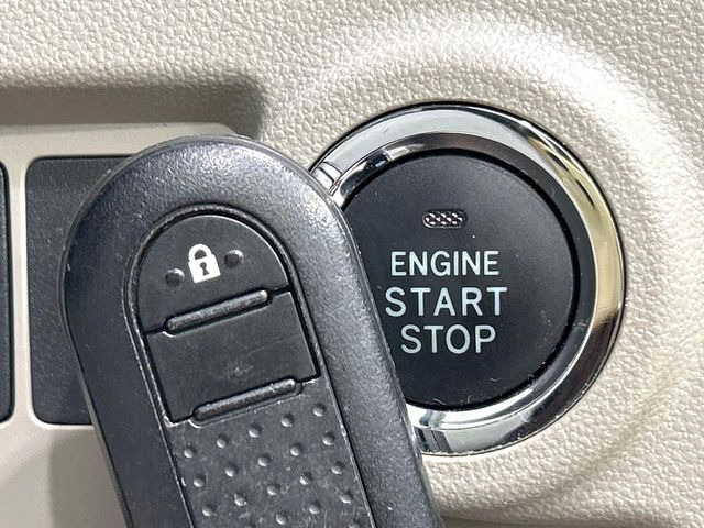 �y�X�}�[�g�L�[�z�J�o����|�P�b�g�ɓ��ꂽ�܂܂ł��h�A�̎{���E�������\�ȃX�}�[�g�L�[�𑕔��B�G���W���̃I���E�I�t�����J�M�����o���K�v����������Ƃ��Ă��֗��ł���