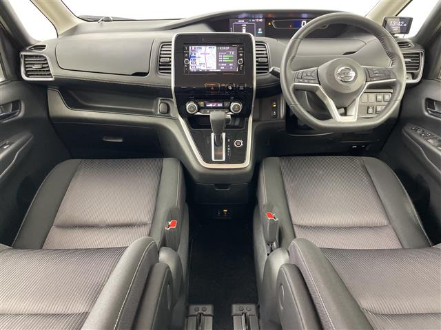 セレナ2.0 ハイウェイスター Vセレクション 4WD