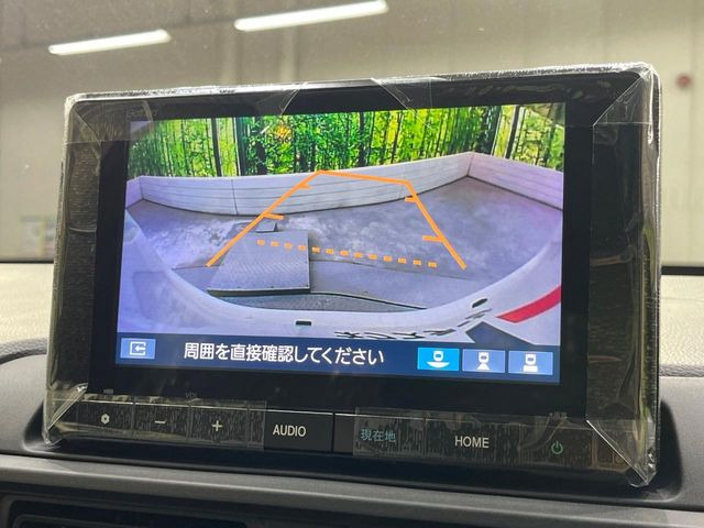 【バックカメラ】駐車時に後方がリアルタイム映像で確認できます。大型商業施設や立体駐車場での駐車時や、夜間のバック時に大活躍!運転スキルに関わらず、今や必須となった装備のひとつです!