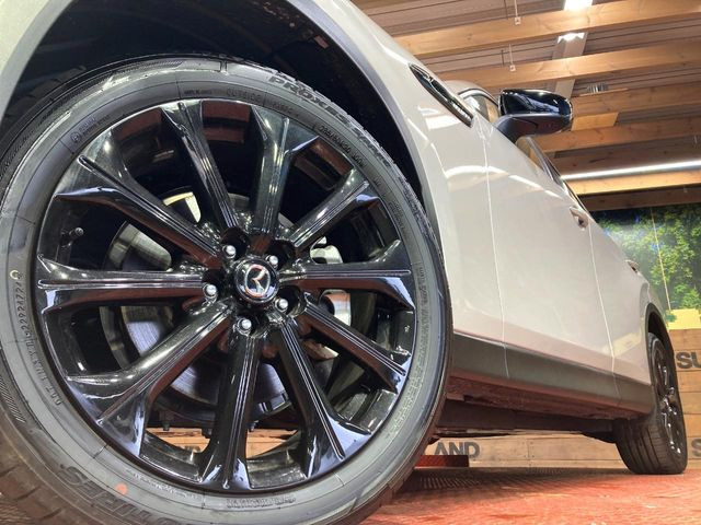 �y�����A���~�z�C�[���z�O�ςɃ}�b�`���������A���~�z�C�[���𑕒����Ă���܂��B�e��ЊO�A���~�z�C�[����A�X�^�b�h���X�^�C�����戵�����Ă���܂��B���񂲑��k����������