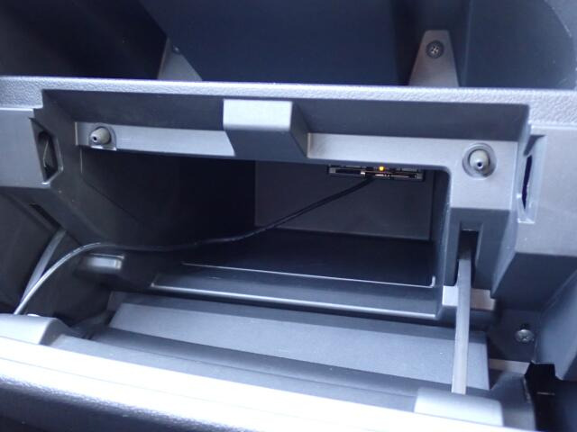 ����ȑO�ɂ͎Ԍ��ؓ��ꓙ���ވꎮ�����[�ł���O���[�u�{�b�N�X���������܂��B