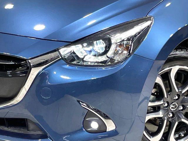 �yLED�w�b�h���C�g�z���V����ԑ��s�����ǍD�Ȏ��E���m�ۂ����S���ĉ^�]�ł��鍂�P�xLED�w�b�h���C�g�𑕔�!�_�����x�������A����d�͂��}�����Ă��܂��B