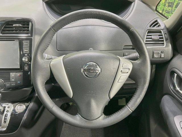 �y�����v�����X�e�A�����O�z�㎿�Ȋv���g�p���邱�ƂŁA��ɂ����������݂ƂĂ��^�]���₷���n���h���ł���