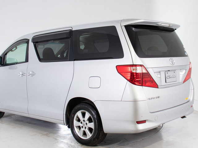 ★展示前点検実施★特殊な機材も用いて、全車点検を実施しております!