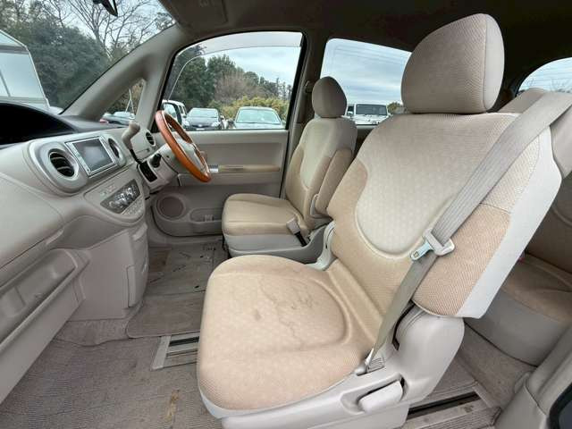 �C�ɂȂ邨�Ԃ�����܂�����E�̓d�b�ԍ����璼�ڂ��X�ɂ��₢���킹���������B�x�����@����ԗ����A��Ԃ܂łȂ�ł������������Ē����܂��B�X�^�b�t�ꓯ���A�����҂����Ă���܂��B